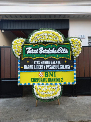 Papan Bunga Duka di Pakis